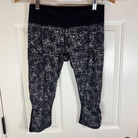 Lululemon Hop to It Crop Full on Luxtreme Size 6 Rocky Road Sand‎ Dune - Picture 1 of 6